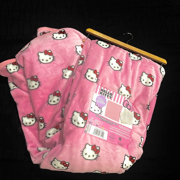 HELLO KITTY CUTE LITTLE BOWS FULL/QUEEN THROW - Picture 1 of 2